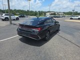 Used 2024 Hyundai Elantra Limited image 3