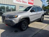 Used 2020 Jeep Cherokee Trailhawk image 3