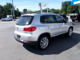 Used 2016 Volkswagen Tiguan SE image 6