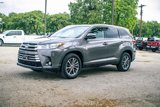 Used 2019 Toyota Highlander XLE image 2