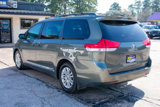 Used 2013 Toyota Sienna XLE image 4