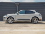 Certified 2021 Porsche Macan image 2