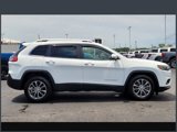 Used 2021 Jeep Cherokee Latitude Plus image 2