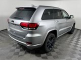 Used 2017 Jeep Grand Cherokee Altitude image 5