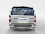 Used 2013 Chrysler Town & Country Touring image 5