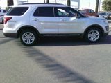 Used 2017 Ford Explorer XLT w/ Equipment Group 201A image 4