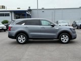 Used 2023 Kia Sorento LX image 2