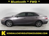 Used 2017 Toyota Camry SE image 2