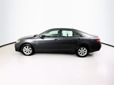 Used 2011 Toyota Camry LE image 4