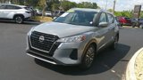 Used 2022 Nissan Kicks SV image 2
