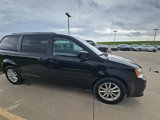 Used 2015 Dodge Grand Caravan SXT image 2