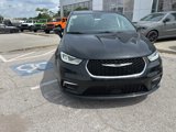 Used 2022 Chrysler Pacifica Touring-L image 5