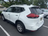 Used 2017 Nissan Rogue SV image 3