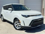 Used 2023 Kia Soul LX w/ LX Technology Package image 2
