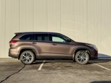 Used 2019 Toyota Highlander XLE image 6