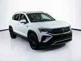 Used 2022 Volkswagen Taos SE image 3