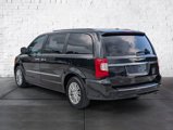 Used 2015 Chrysler Town & Country Touring-L w/ Driver Convenience Group image 5