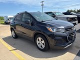 Used 2021 Chevrolet Trax LT w/ LT Convenience Package image 3