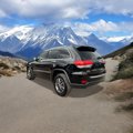 Used 2017 Jeep Grand Cherokee Limited image 3