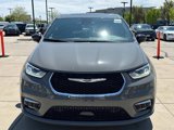 New 2025 Chrysler Pacifica Select image 2