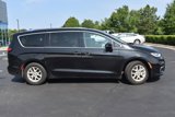 Used 2021 Chrysler Pacifica Touring-L image 4