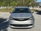 Used 2022 Chrysler Voyager LX image 2
