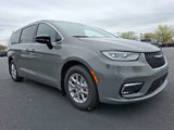 New 2025 Chrysler Pacifica Select image 2