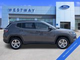Used 2024 Jeep Compass Latitude image 3