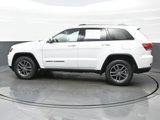 Used 2017 Jeep Grand Cherokee Limited w/ Luxury Group II image 3