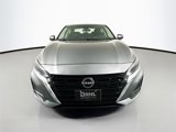 Used 2023 Nissan Altima 2.5 SV image 2