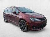 Used 2018 Chrysler Pacifica Limited w/ S Appearance Package image 3