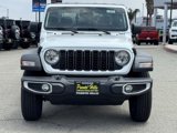 New 2025 Jeep Gladiator Sport image 2