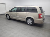 Used 2015 Chrysler Town & Country Touring image 3