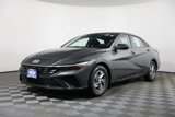 Used 2024 Hyundai Elantra SE image 2
