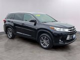 Used 2017 Toyota Highlander XLE image 3