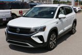 Used 2024 Volkswagen Taos SE image 2