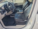Used 2022 Chrysler Pacifica Touring-L image 2