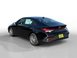 New 2025 Hyundai Elantra SE image 3