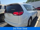 Used 2017 Chrysler Pacifica Touring-L image 4