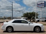 Used 2018 Chrysler 300 Touring L image 3