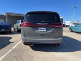 Used 2022 Chrysler Pacifica Touring-L image 3