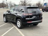Used 2022 Jeep Grand Cherokee Limited image 3
