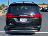 Used 2022 Chrysler Pacifica Touring-L image 4