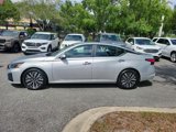 Used 2023 Nissan Altima 2.5 SV image 3