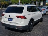 Used 2022 Volkswagen Tiguan SE w/ Panoramic Sunroof Package image 5