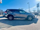 Used 2017 Toyota Highlander XLE image 3