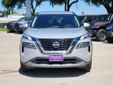 Used 2022 Nissan Rogue SV image 2