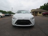 Used 2019 Toyota Yaris LE image 5