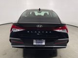 New 2025 Hyundai Elantra SE image 4