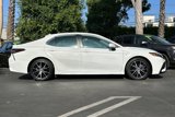 Used 2022 Toyota Camry SE image 3